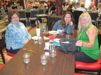 (L-R) Pam Bowe, Jaimee Shelton and Pam Ekelchik (all FL)